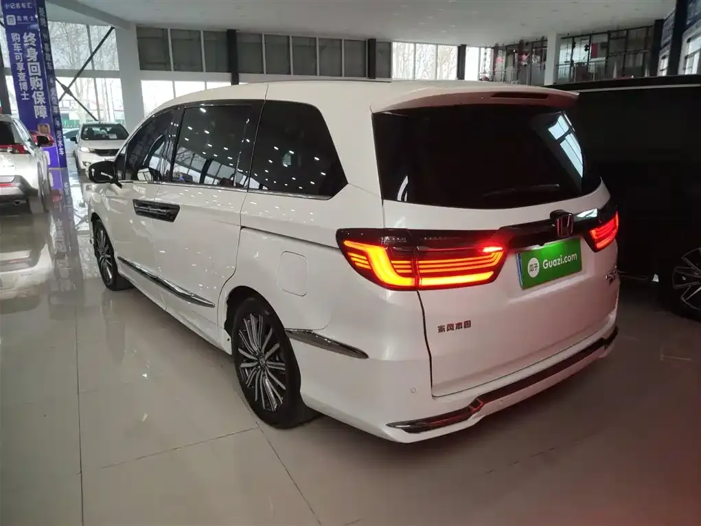 Honda Elysion 2023 из CN, фото 10