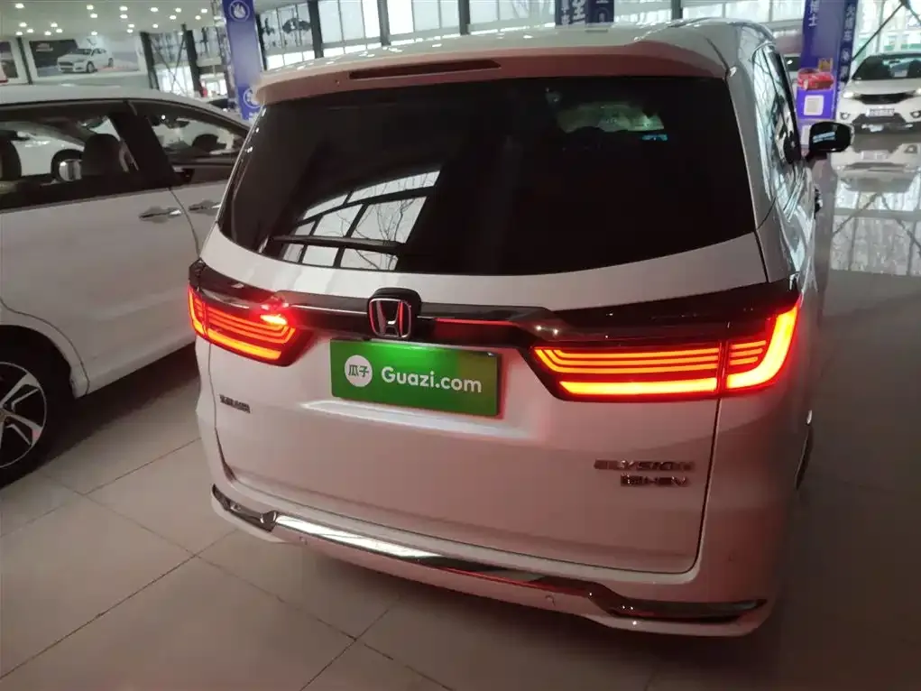 Honda Elysion 2023 из CN, фото 7