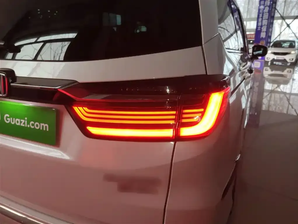 Honda Elysion 2023 из CN, фото 3