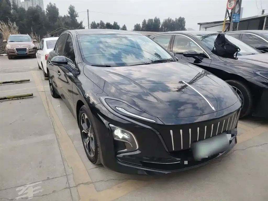 Hongqi E-QM5 2024 из CN, фото 7