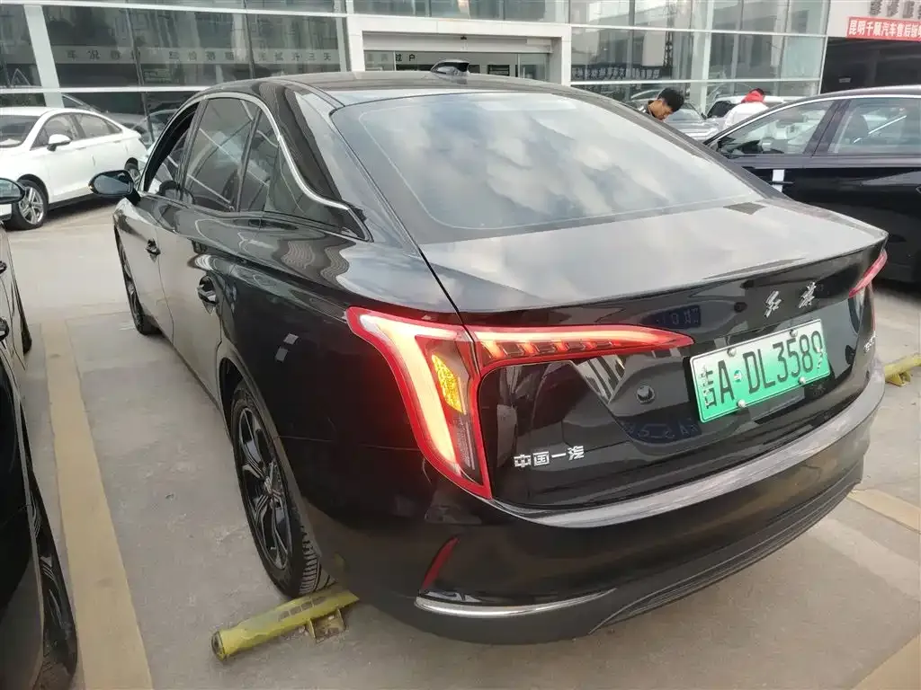 Hongqi E-QM5 2024 из CN, фото 5