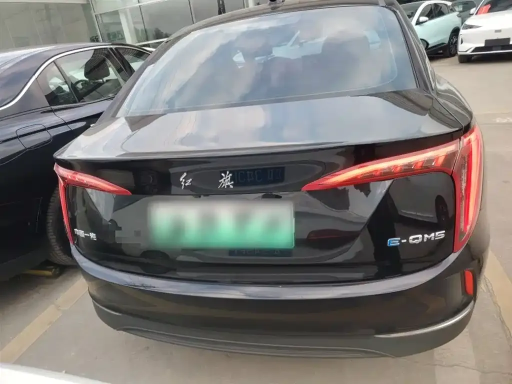 Hongqi E-QM5 2024 из CN, фото 6