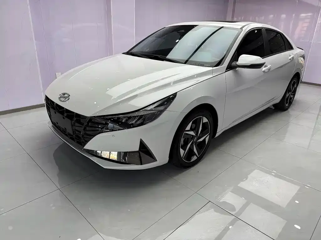 Hyundai Elantra 2022 из CN, фото 1