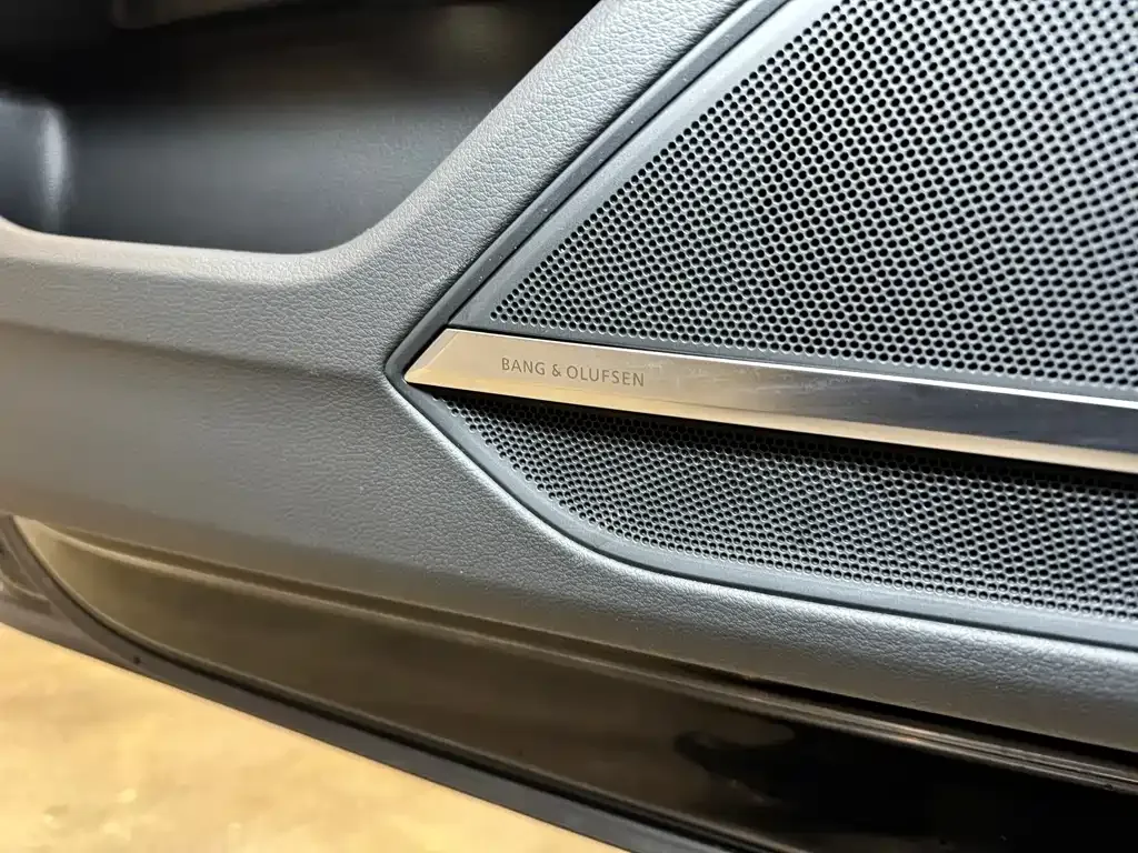 Audi A8 2023 из CN, фото 9