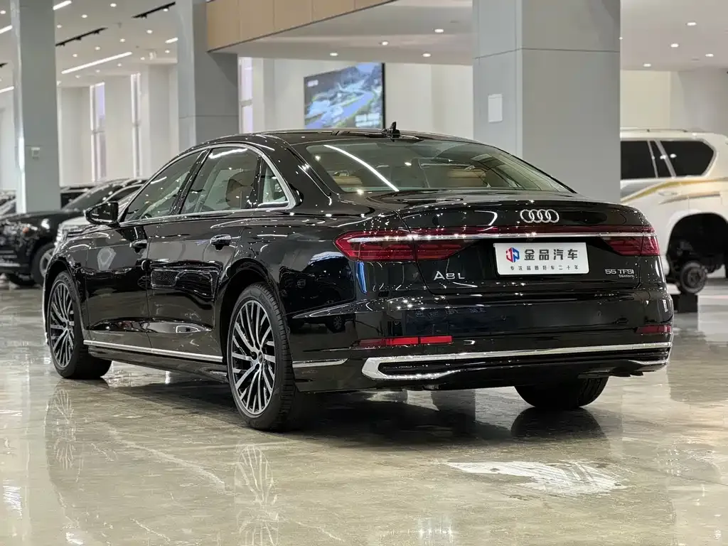Audi A8 2023 из CN, фото 3