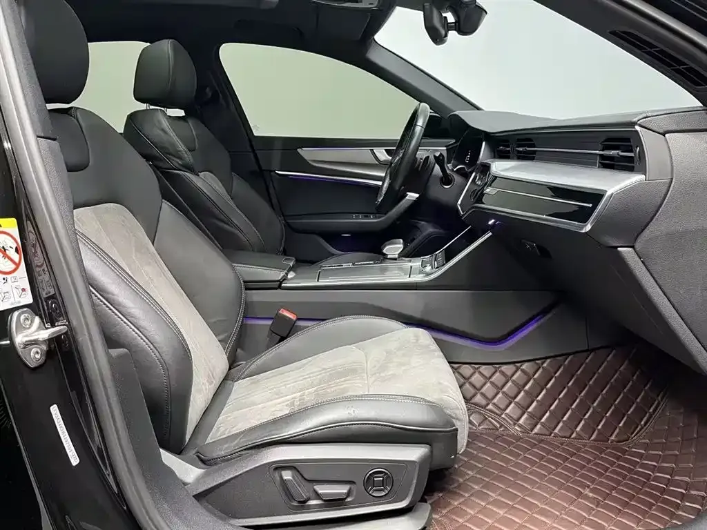 Audi A6L 2023 из CN, фото 7