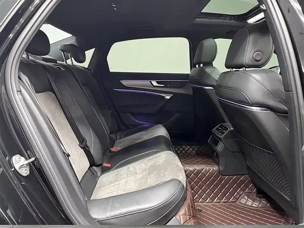 Audi A6L 2023 из CN, фото 9