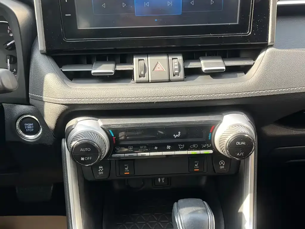 Toyota RAV4 2023 из CN, фото 10