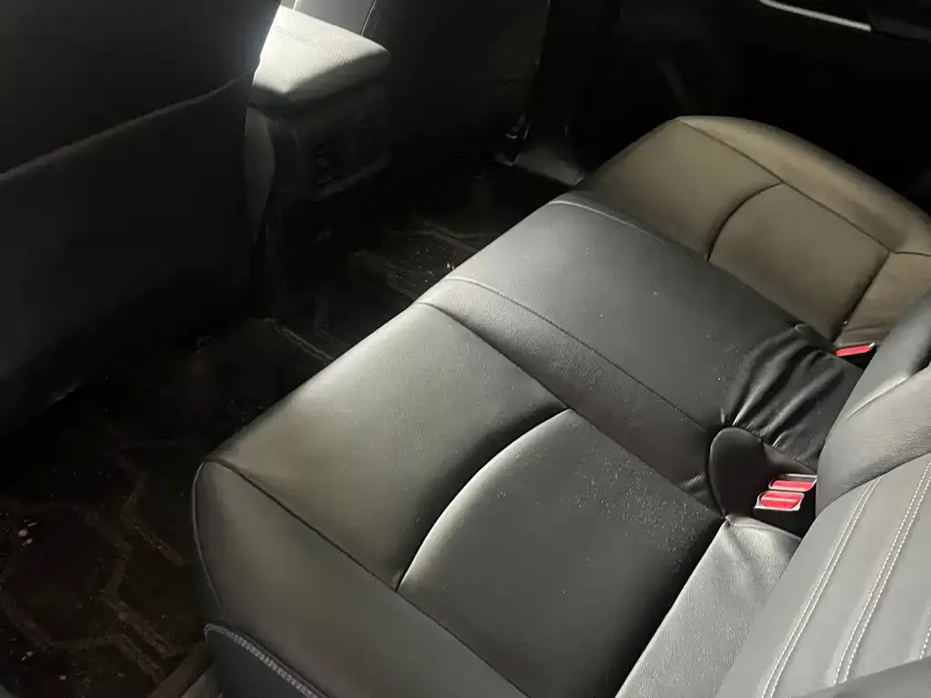 Toyota RAV4 2023 из CN, фото 3