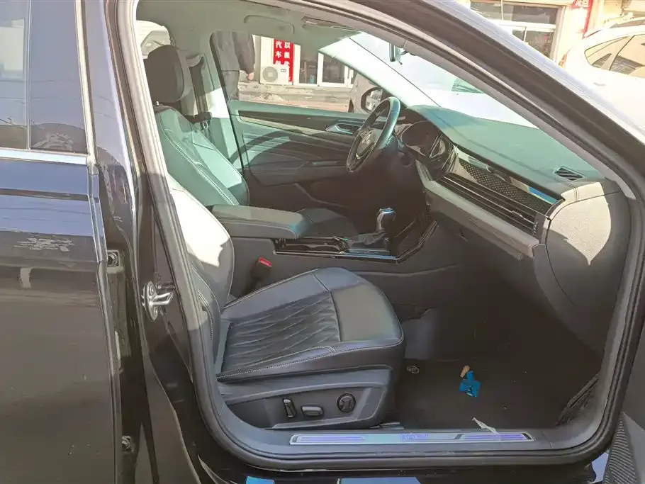 Volkswagen Passat New Energy 2021 из CN, фото 2
