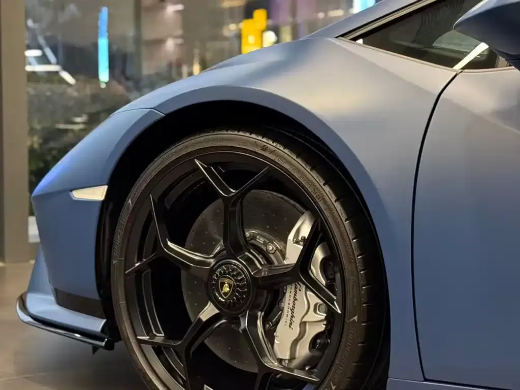 Lamborghini Huracan — фото 10