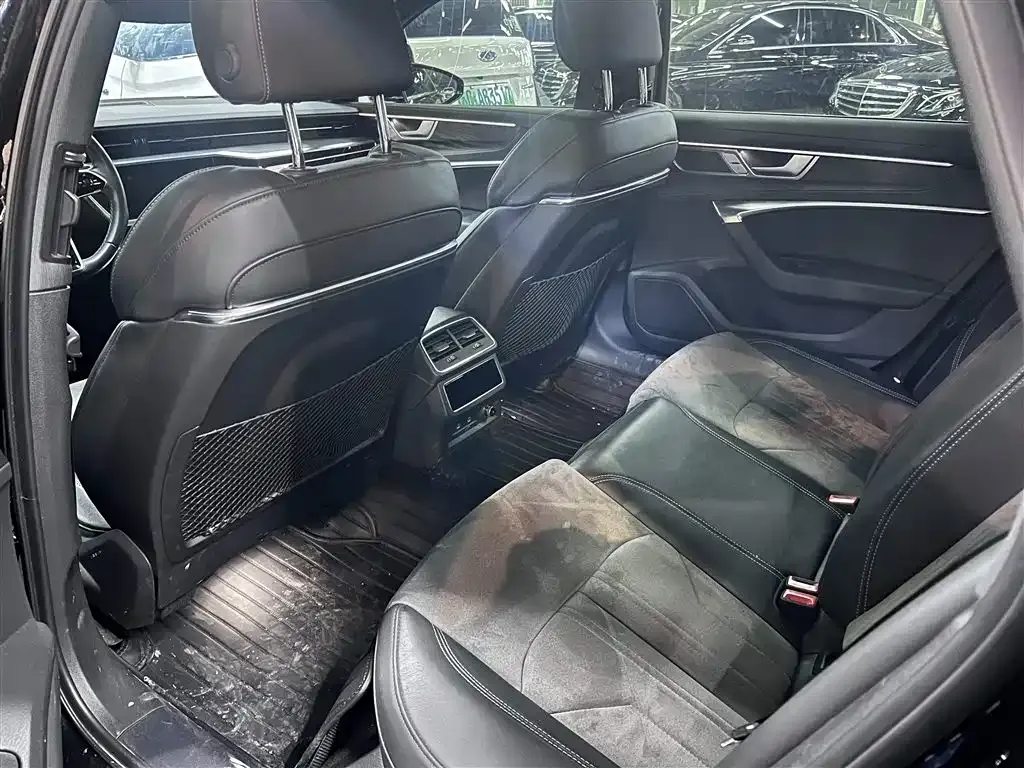 Audi A6L 2024 из CN, фото 8