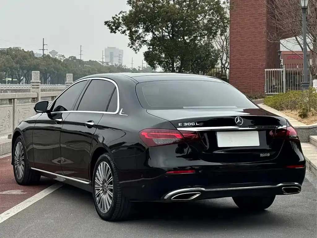Mercedes-Benz E-Class 2023 из CN, фото 7
