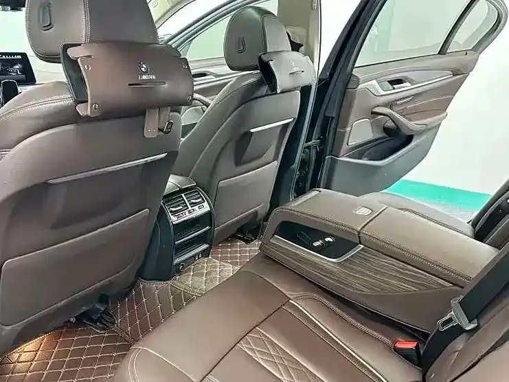 BMW 5 Series 2021 из CN, фото 4