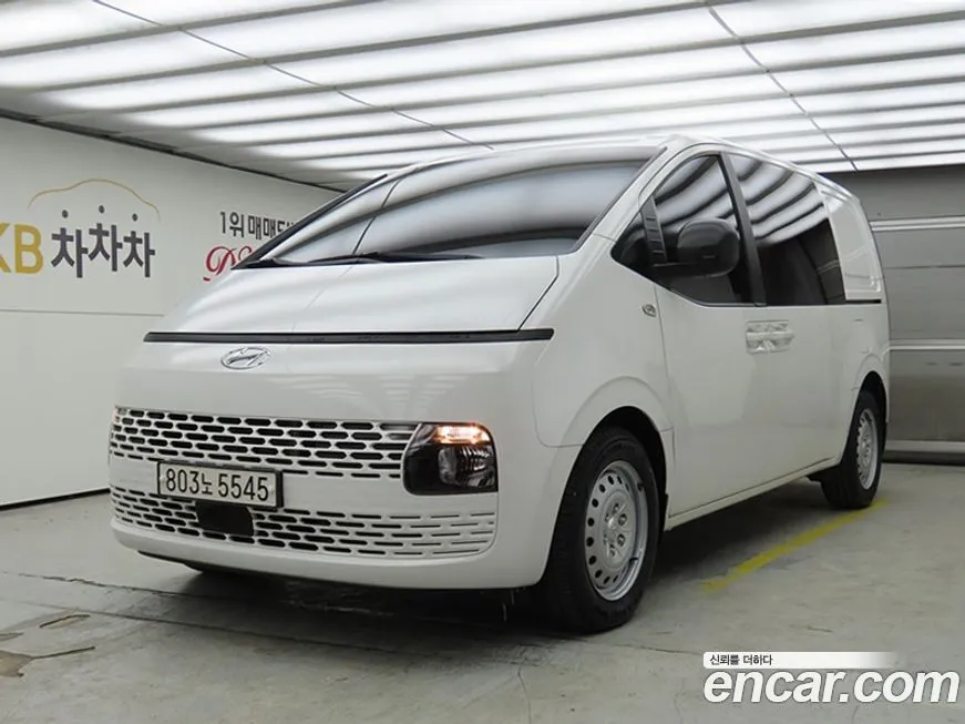 Hyundai Staria — фото 1