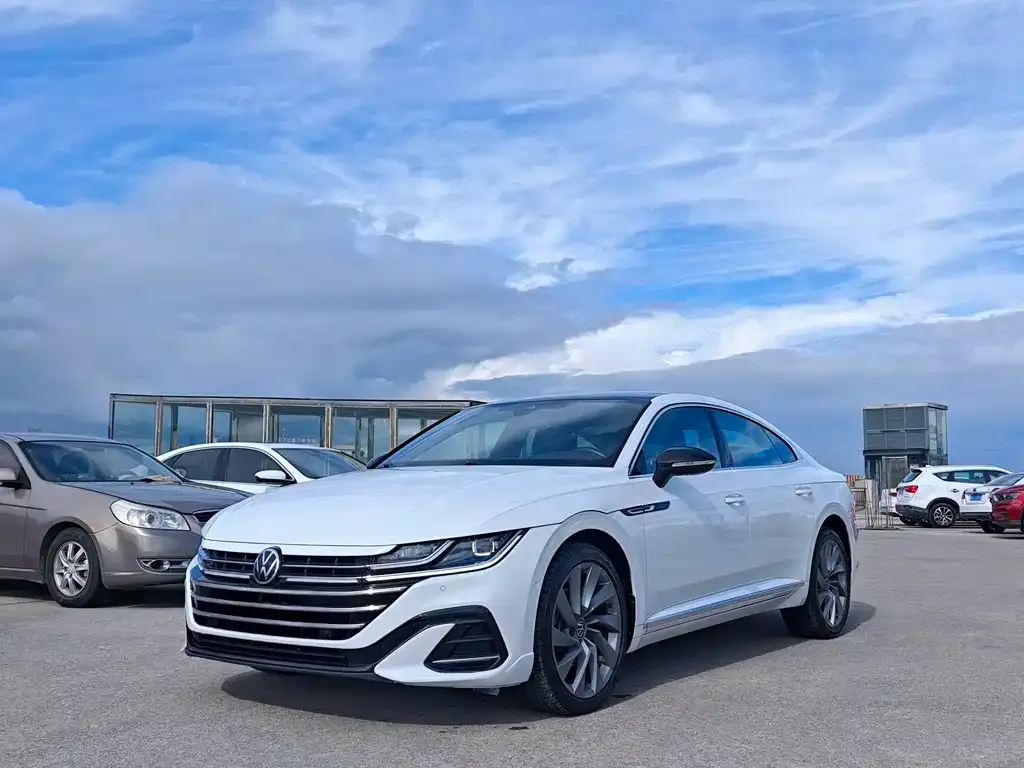 Volkswagen CC 2023 из CN, фото 1