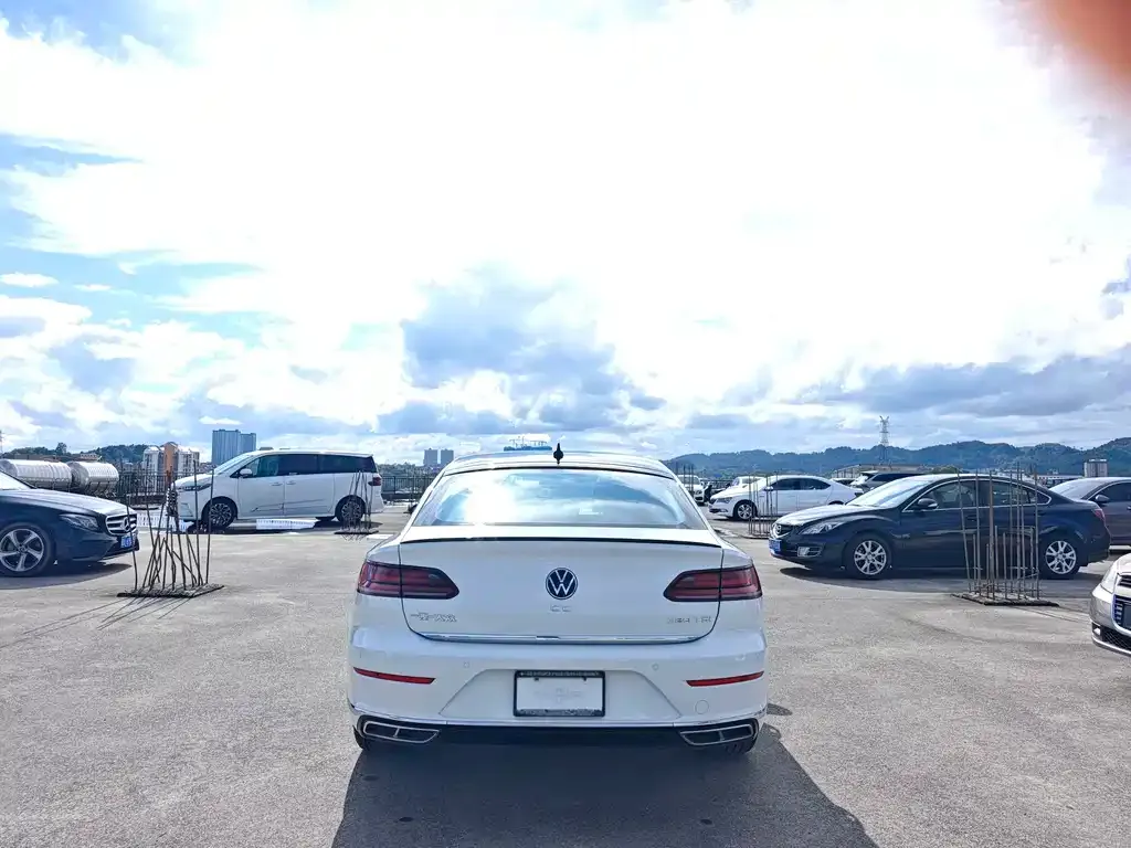Volkswagen CC 2023 из CN, фото 6