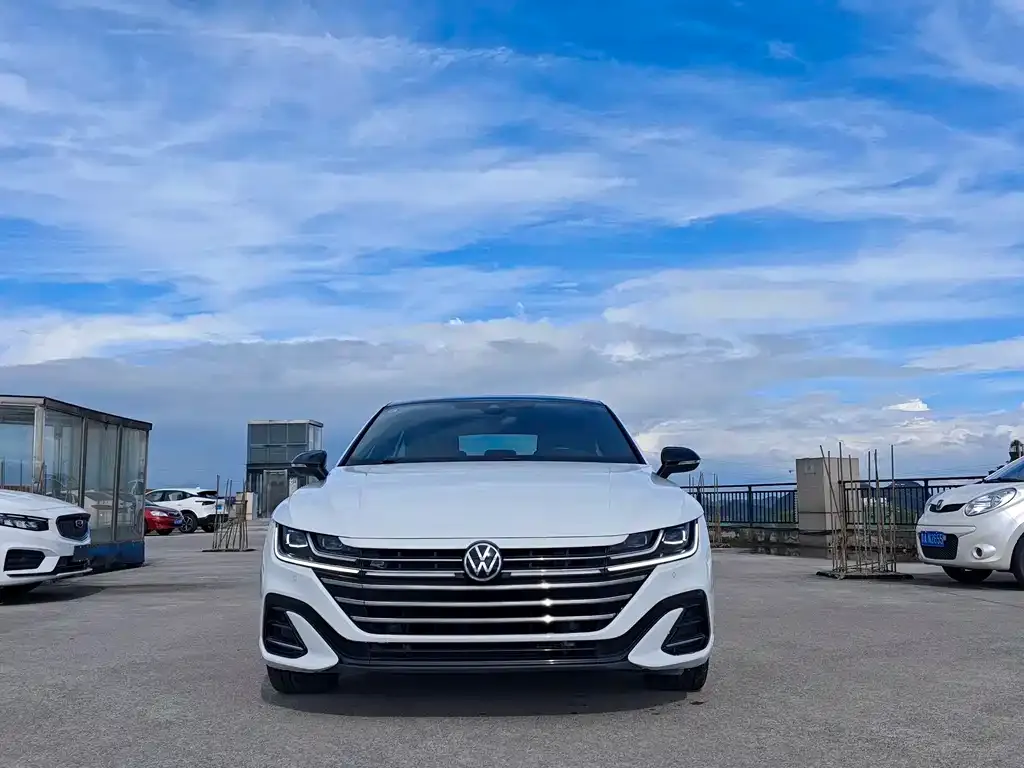 Volkswagen CC 2023 из CN, фото 8