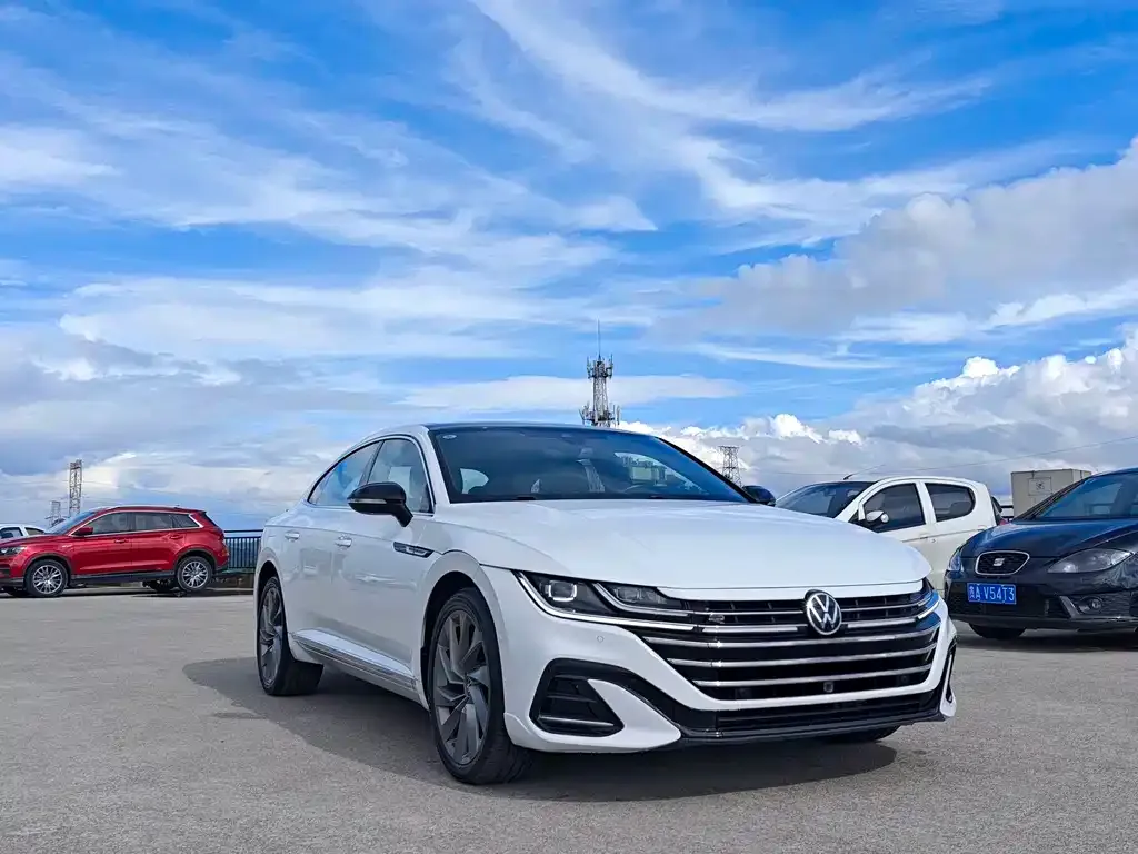 Volkswagen CC 2023 из CN, фото 2