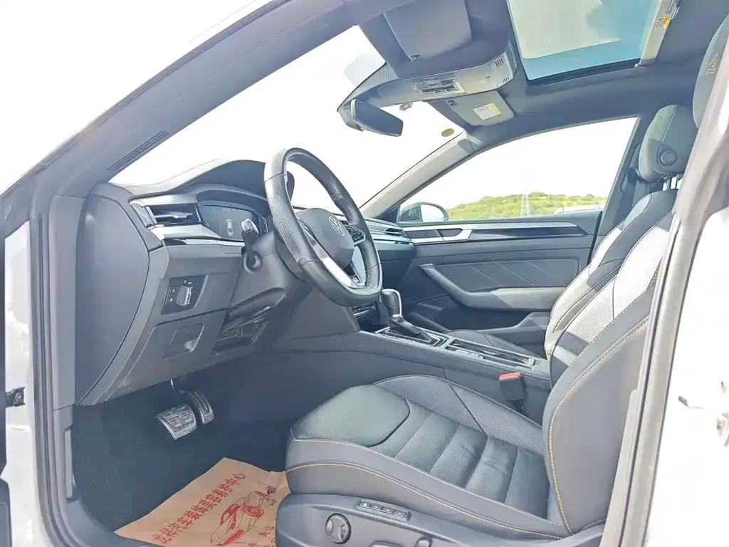 Volkswagen CC 2023 из CN, фото 10