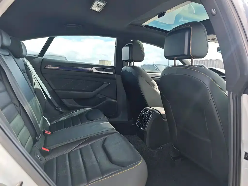 Volkswagen CC 2023 из CN, фото 3