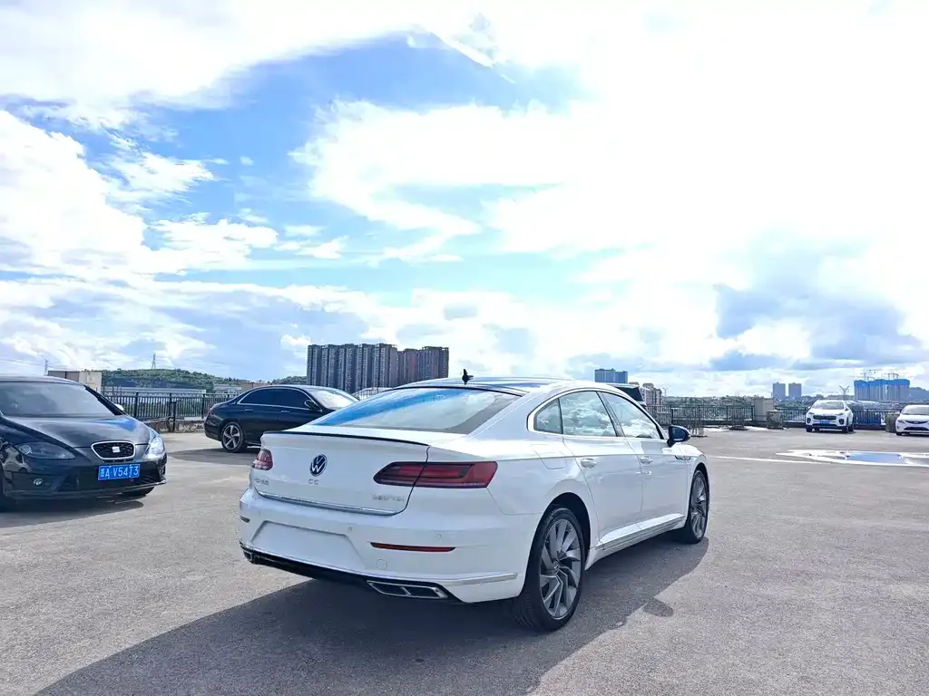 Volkswagen CC 2023 из CN, фото 7