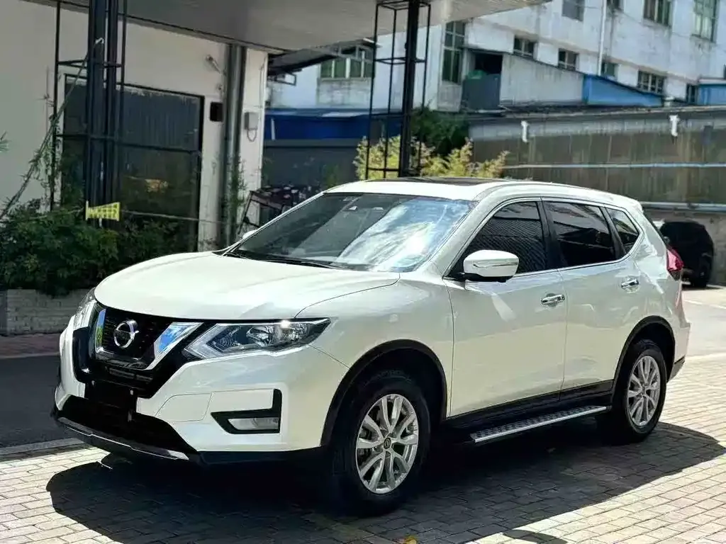 Nissan X-Trail — фото 1