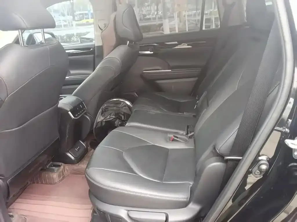Toyota Highlander 2023 из CN, фото 2