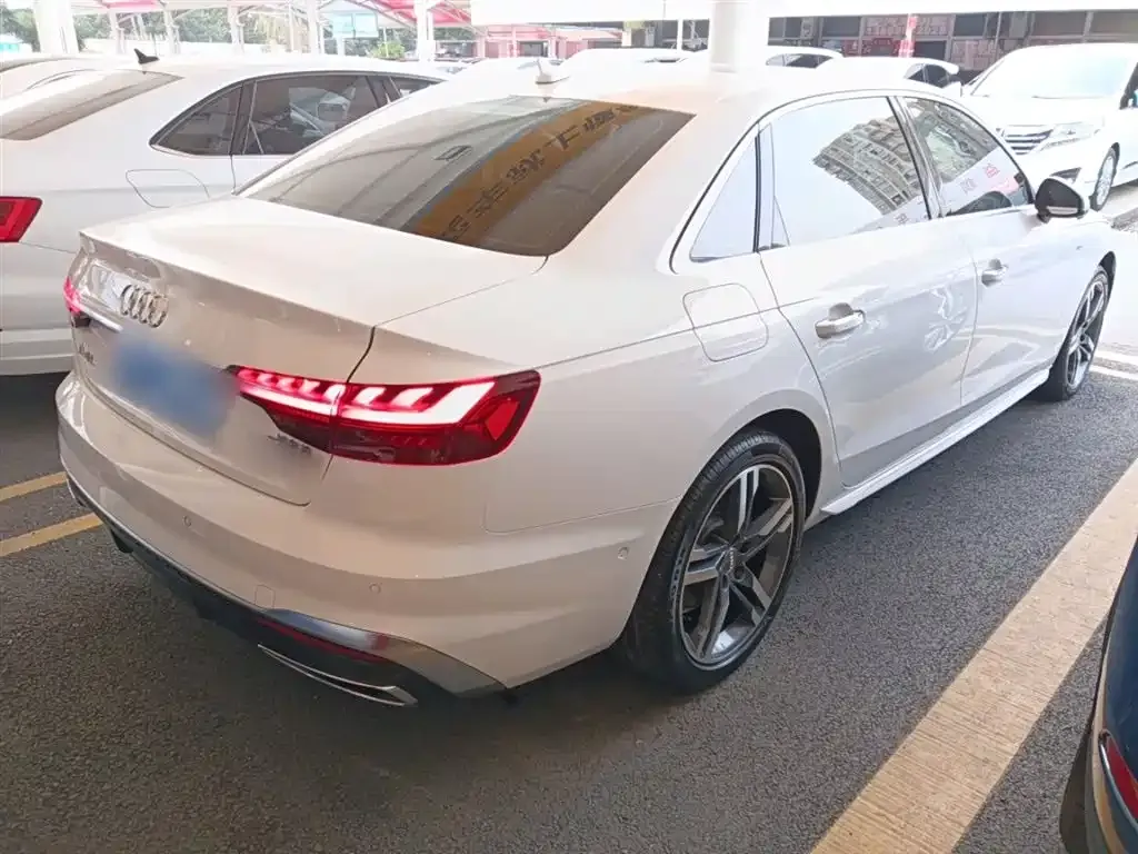 Audi A4L 2021 из CN, фото 6