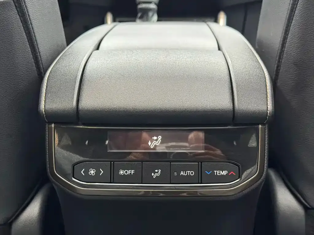 Toyota Highlander 2023 из CN, фото 6