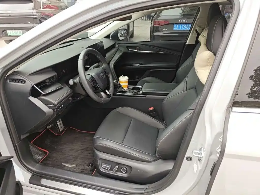 Toyota Camry 2025 из CN, фото 7