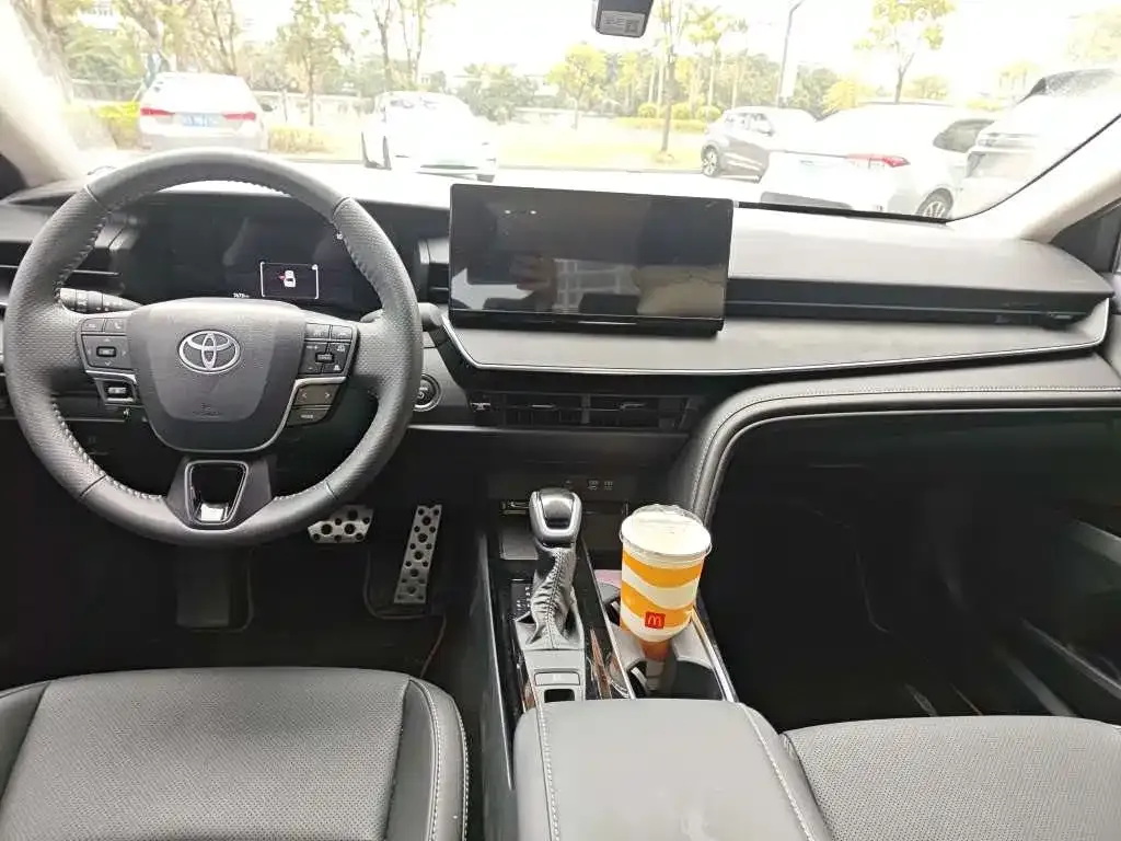 Toyota Camry 2025 из CN, фото 9