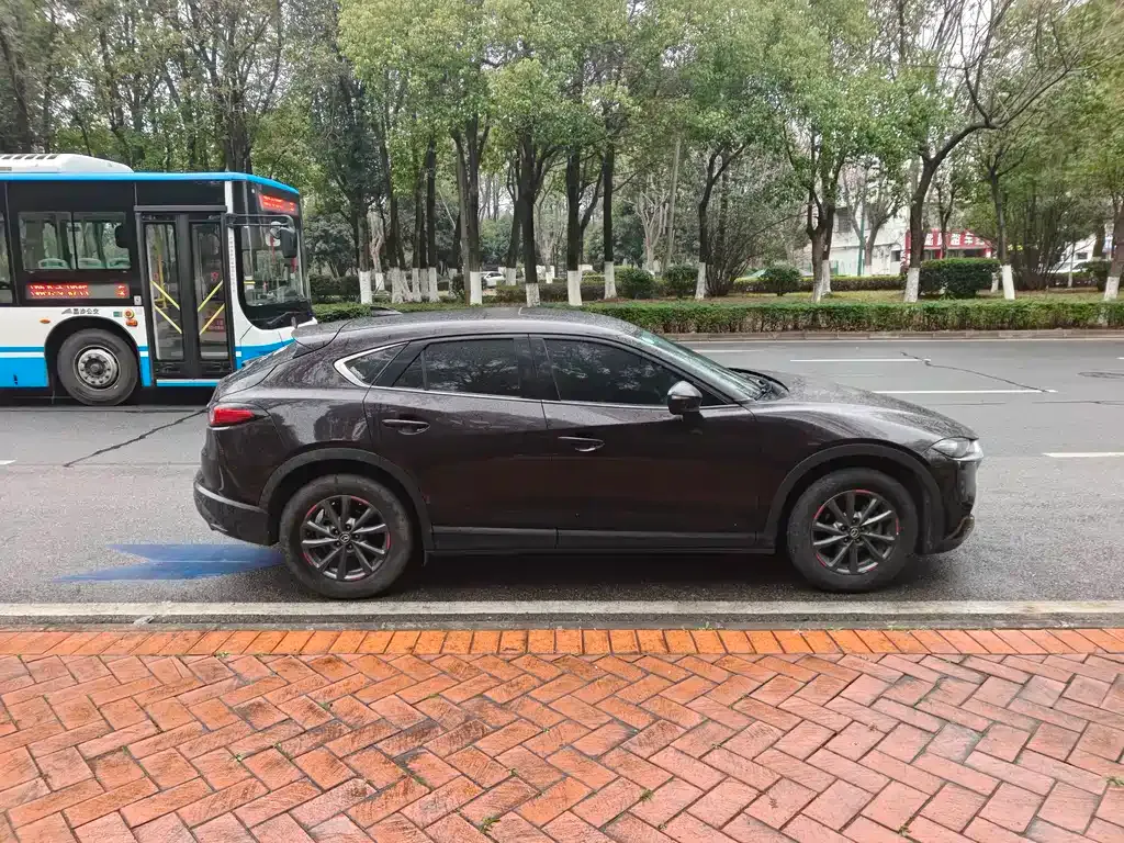 Mazda CX-4 2021 из CN, фото 4
