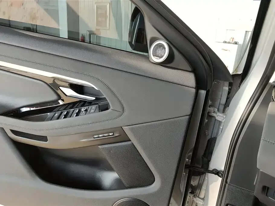 Land Rover Evoque 2024 из CN, фото 6