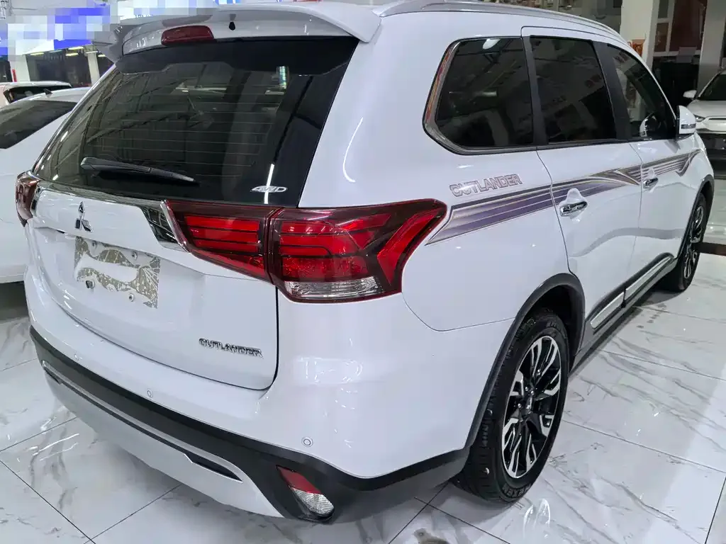 Mitsubishi Outlander 2021 из CN, фото 4