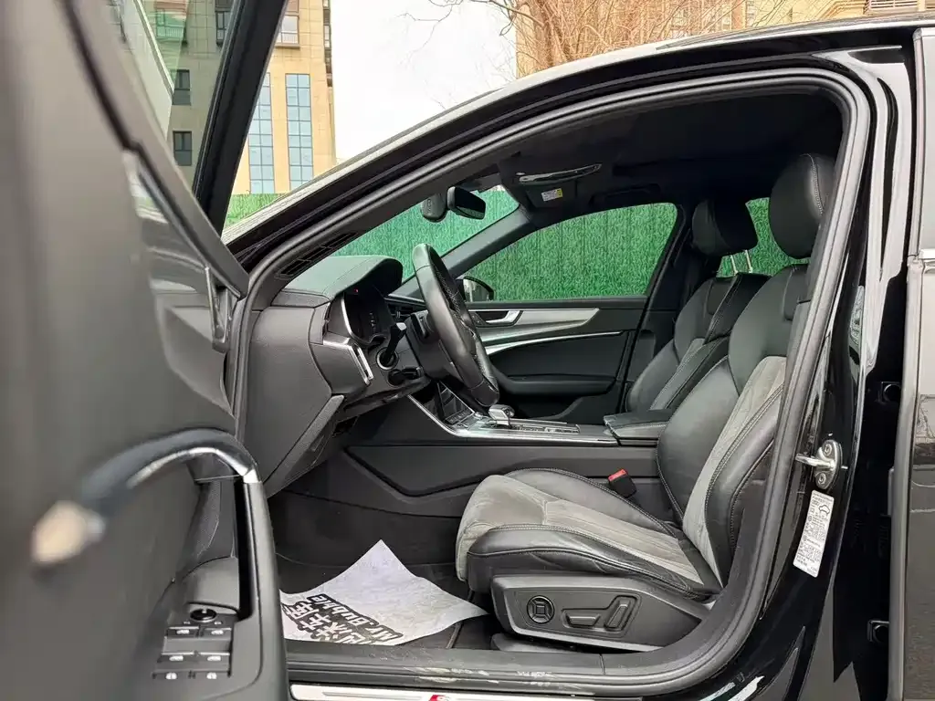 Audi A6L 2022 из CN, фото 9