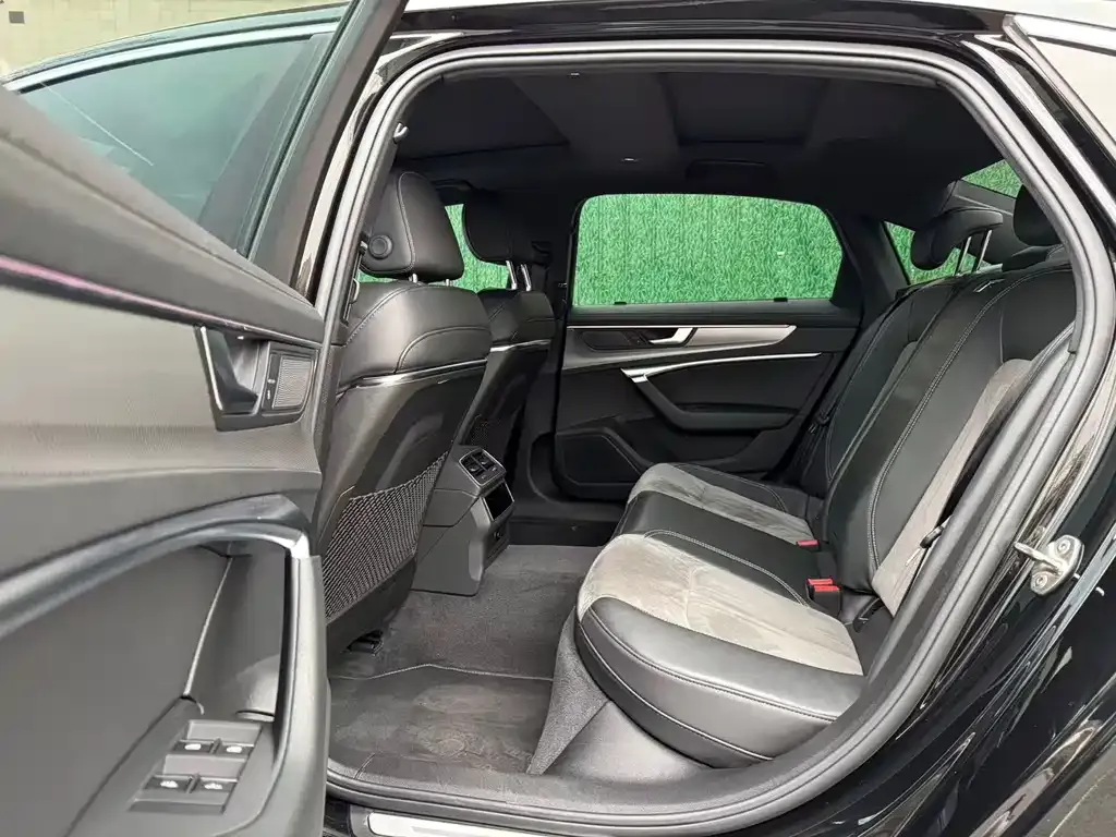 Audi A6L 2022 из CN, фото 7