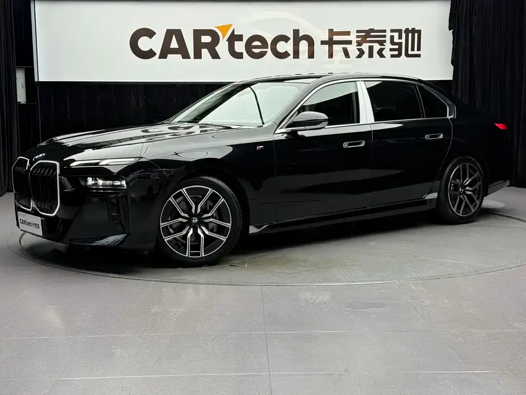 BMW 7 Series 2024 из CN, фото 1
