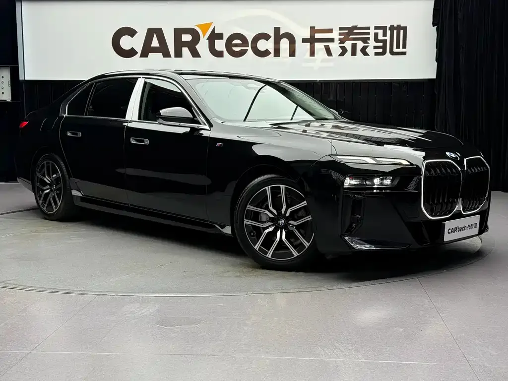 BMW 7 Series 2024 из CN, фото 2