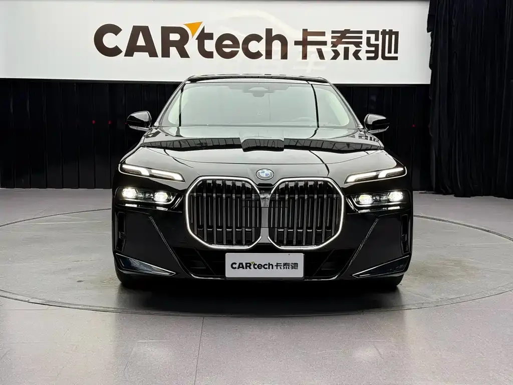 BMW 7 Series 2024 из CN, фото 9