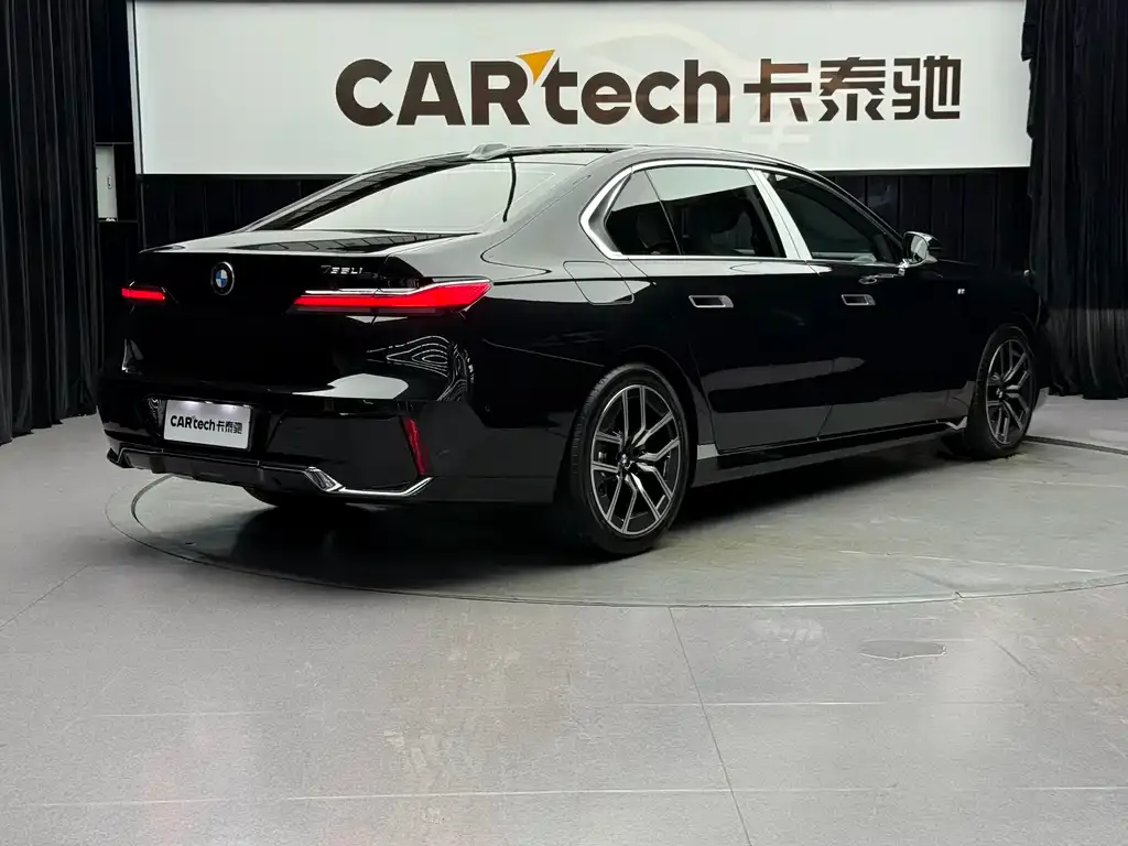 BMW 7 Series 2024 из CN, фото 4