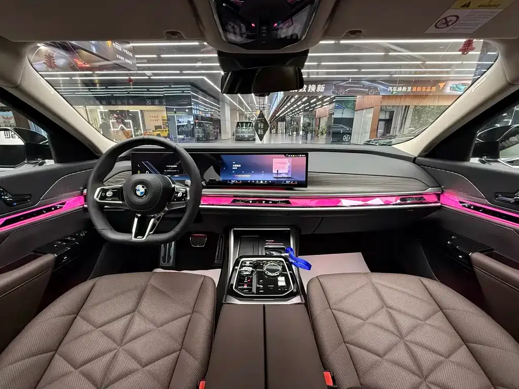 BMW 7 Series 2024 из CN, фото 10