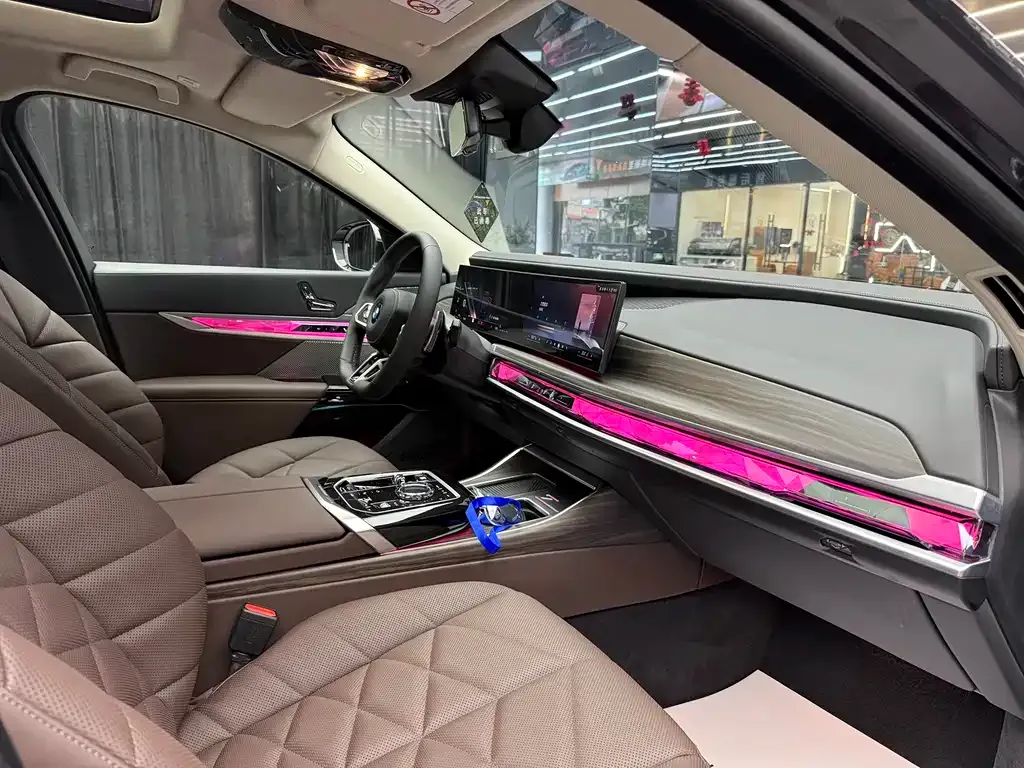 BMW 7 Series 2024 из CN, фото 8
