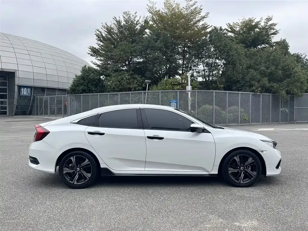 Honda Civic 2021 из CN, фото 8