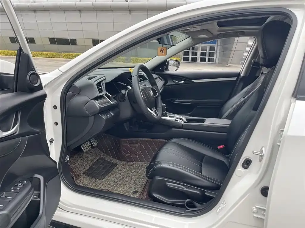 Honda Civic 2021 из CN, фото 2