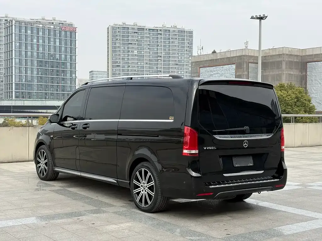 Mercedes-Benz V-Class 2023 из CN, фото 7