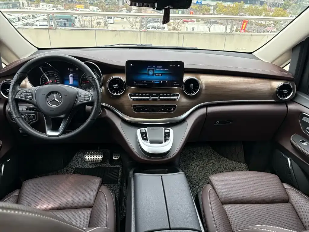 Mercedes-Benz V-Class 2023 из CN, фото 2