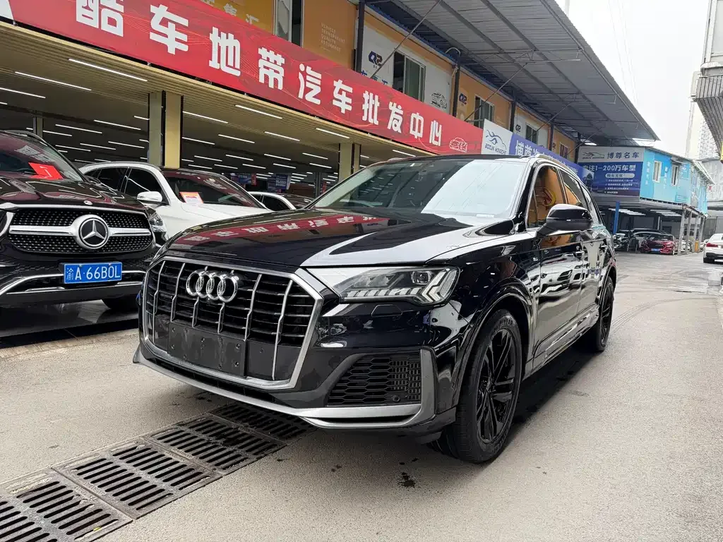 Audi Q7 2021 из CN, фото 1