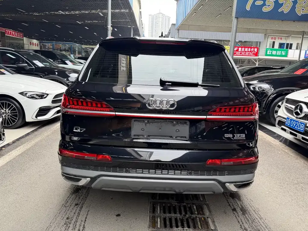 Audi Q7 2021 из CN, фото 6