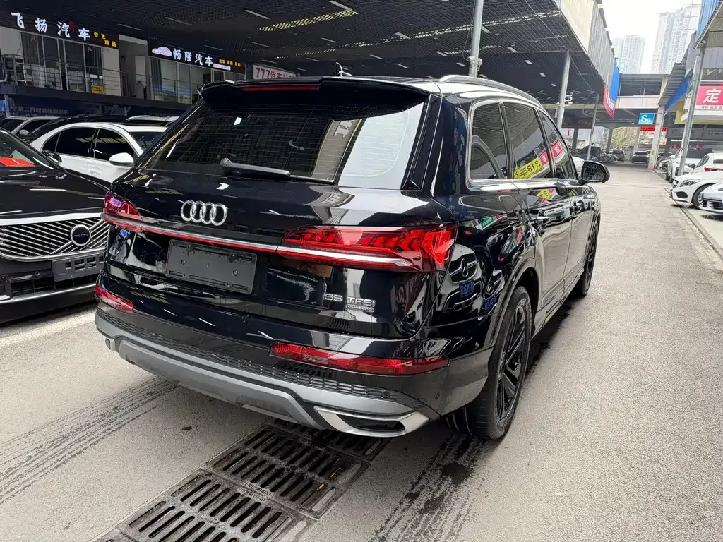 Audi Q7 2021 из CN, фото 9